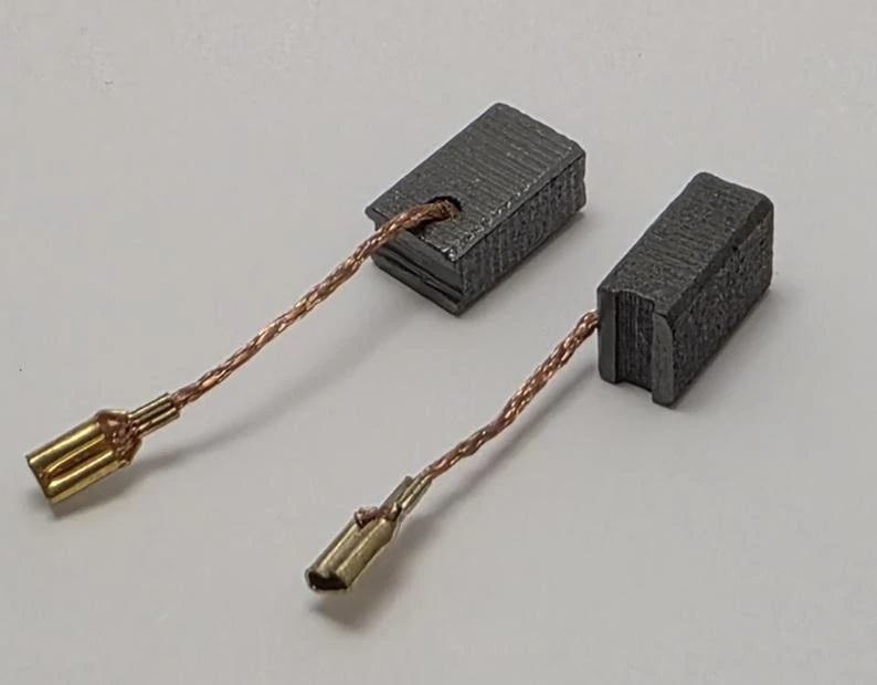 Náhradní uhlíky 5,9 x 8,3 mm